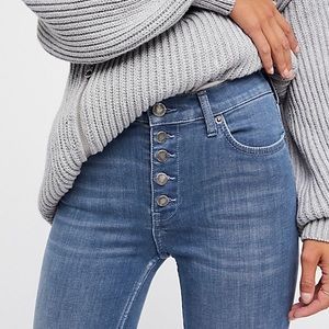 FREE PEOPLE  Button Fly Sky Raw Hem Skinny Jeans